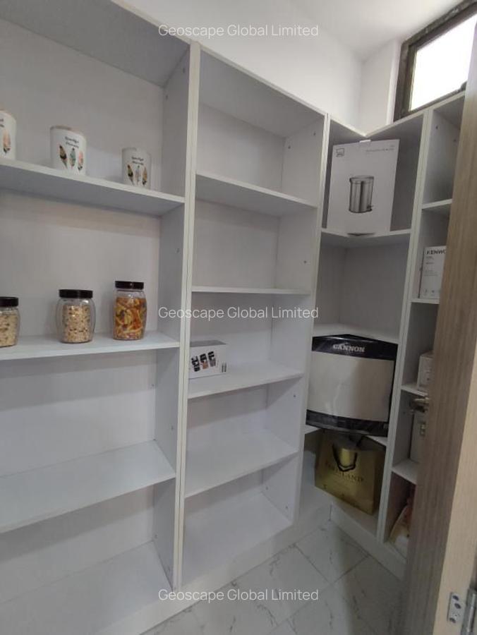 Furnished 4 Bed Apartment with En Suite in Spring Valley - 11