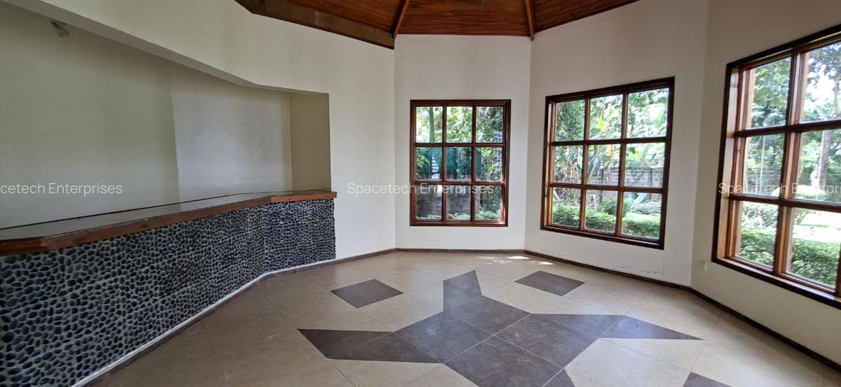 5 Bed Townhouse with En Suite in Westlands Area - 17