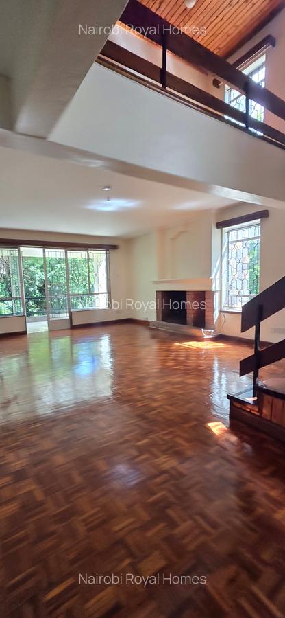 5 Bed House with En Suite at Un Crescent - 17