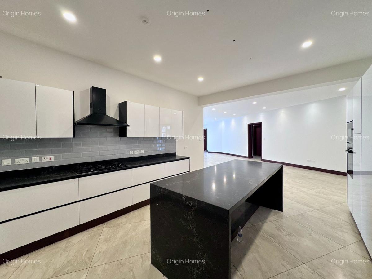 4 Bed Apartment with En Suite at Parklands - 4