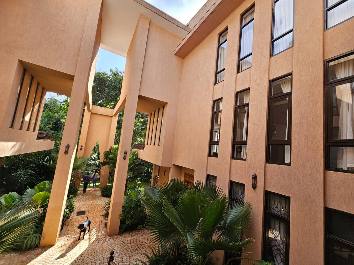 3 Bed Apartment with En Suite in Spring Valley - 3