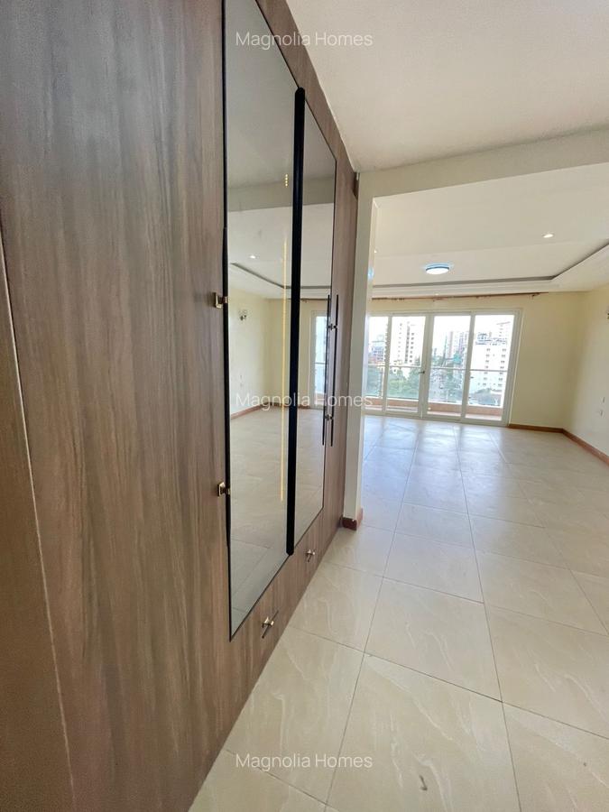 3 Bed Apartment with En Suite in Kilimani - 12