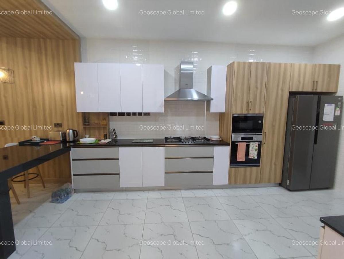 Furnished 4 Bed Apartment with En Suite in Spring Valley - 4