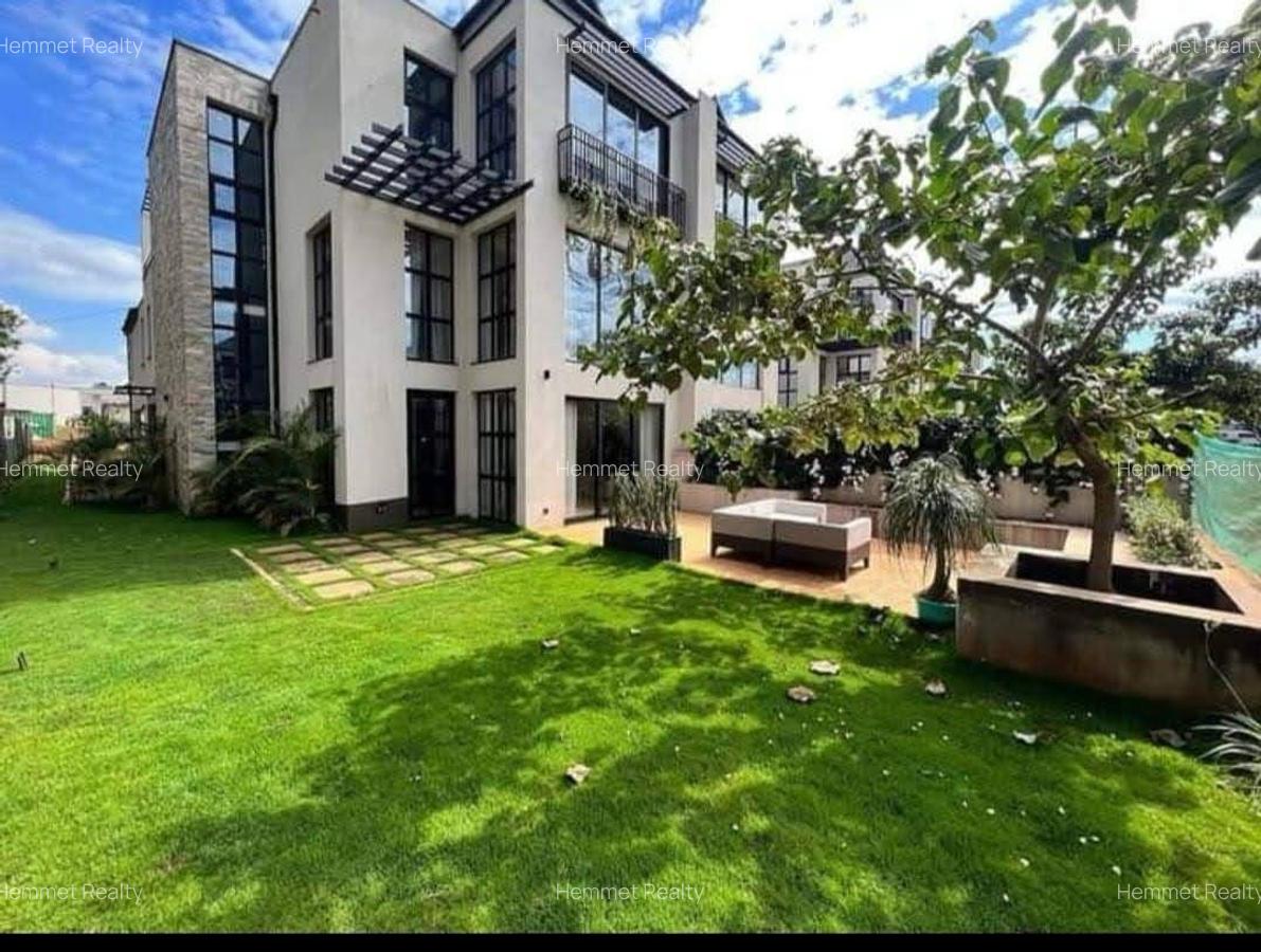 4 Bed Villa with En Suite in Runda - 1