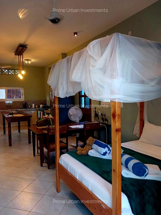 Serviced 1 Bed Apartment with En Suite in Diani - 6