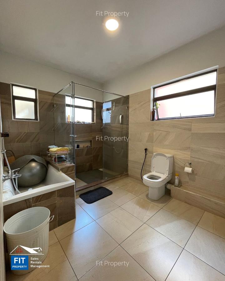 3 Bed Apartment with En Suite in Westlands Area - 18