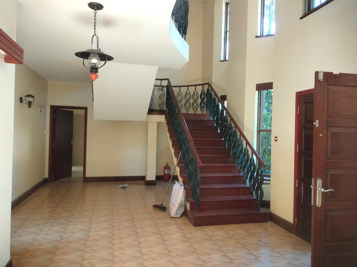 5 Bed Townhouse with Swimming Pool at Close To Germany School And Roslyn Academy - 8