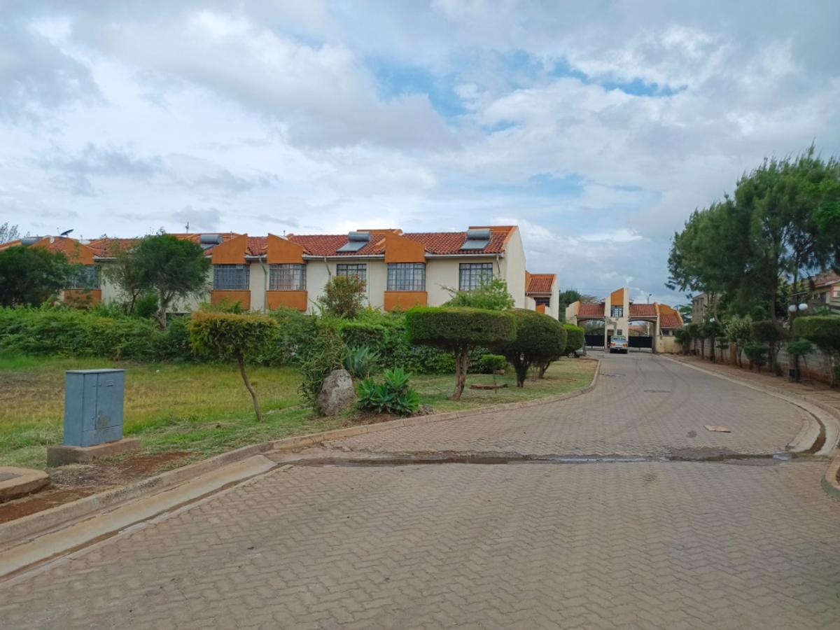 3 Bed Townhouse with En Suite at Syokimao Estate - 1