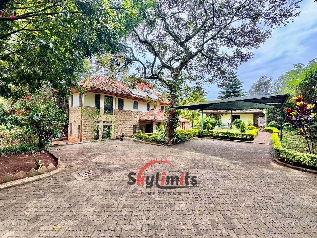 5 Bed Townhouse with En Suite in Rosslyn - 2