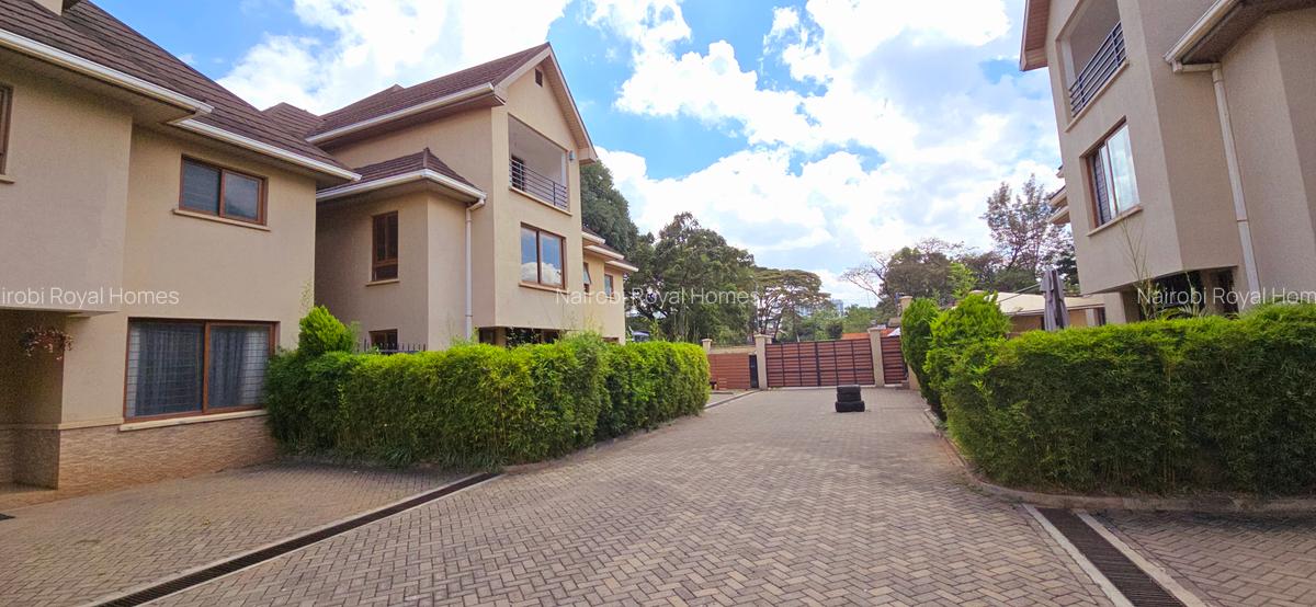 5 Bed Townhouse with En Suite at Lavington Green - 1