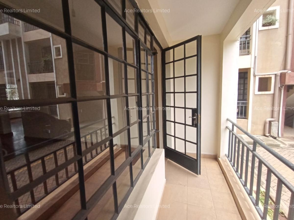1 Bed Apartment with En Suite at Riverside Drive - 4
