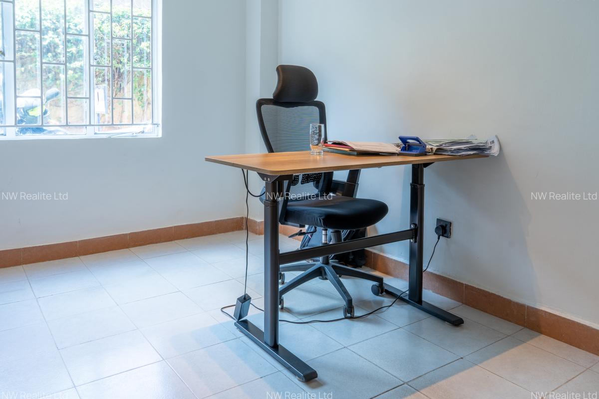 500 ft² Office with Service Charge Included in Westlands Area - 9