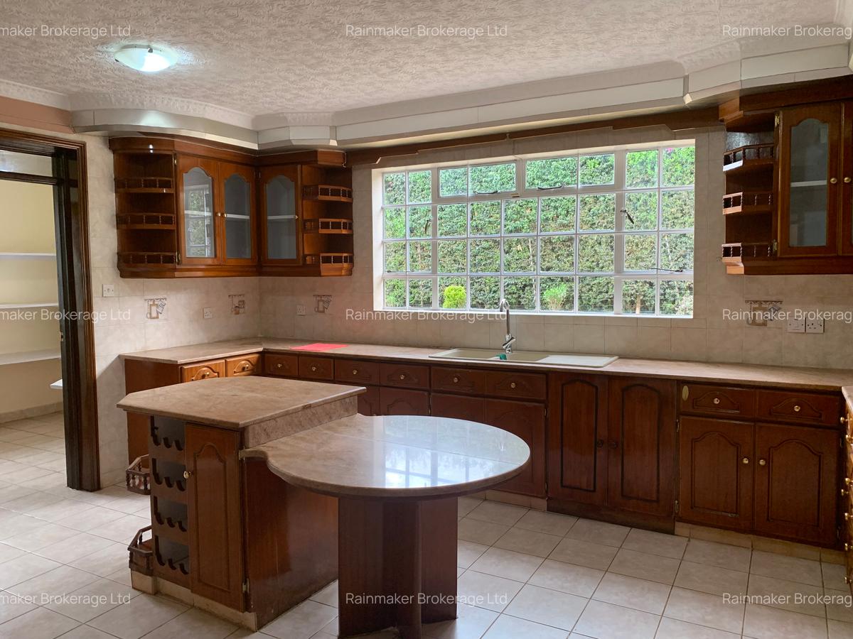 5 Bed House with En Suite at Baobab - 8