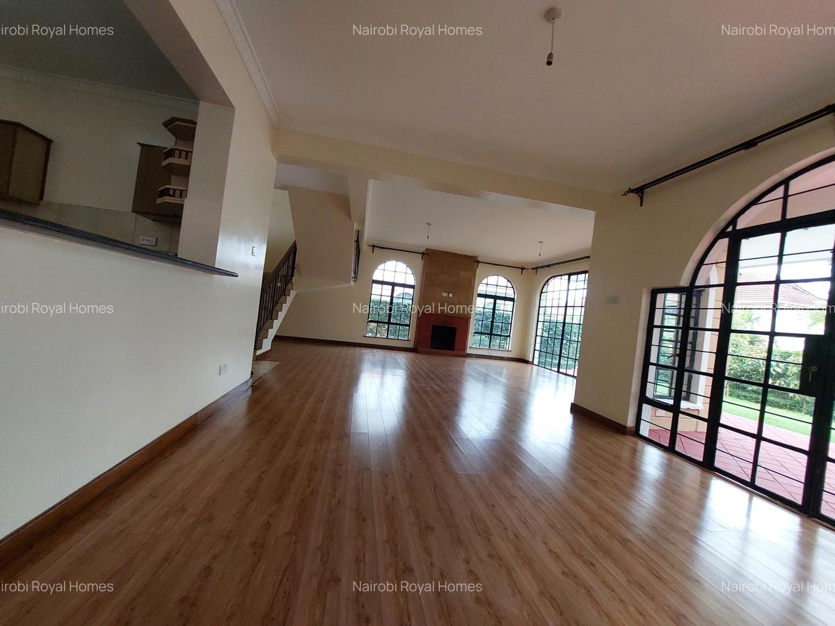 4 Bed House with En Suite at Meadows - 20