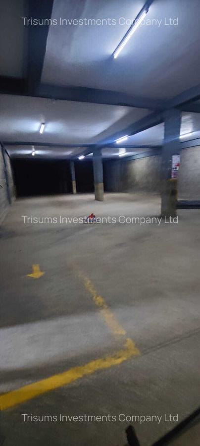 30,000 ft² Warehouse with Service Charge Included in Industrial Area - 11