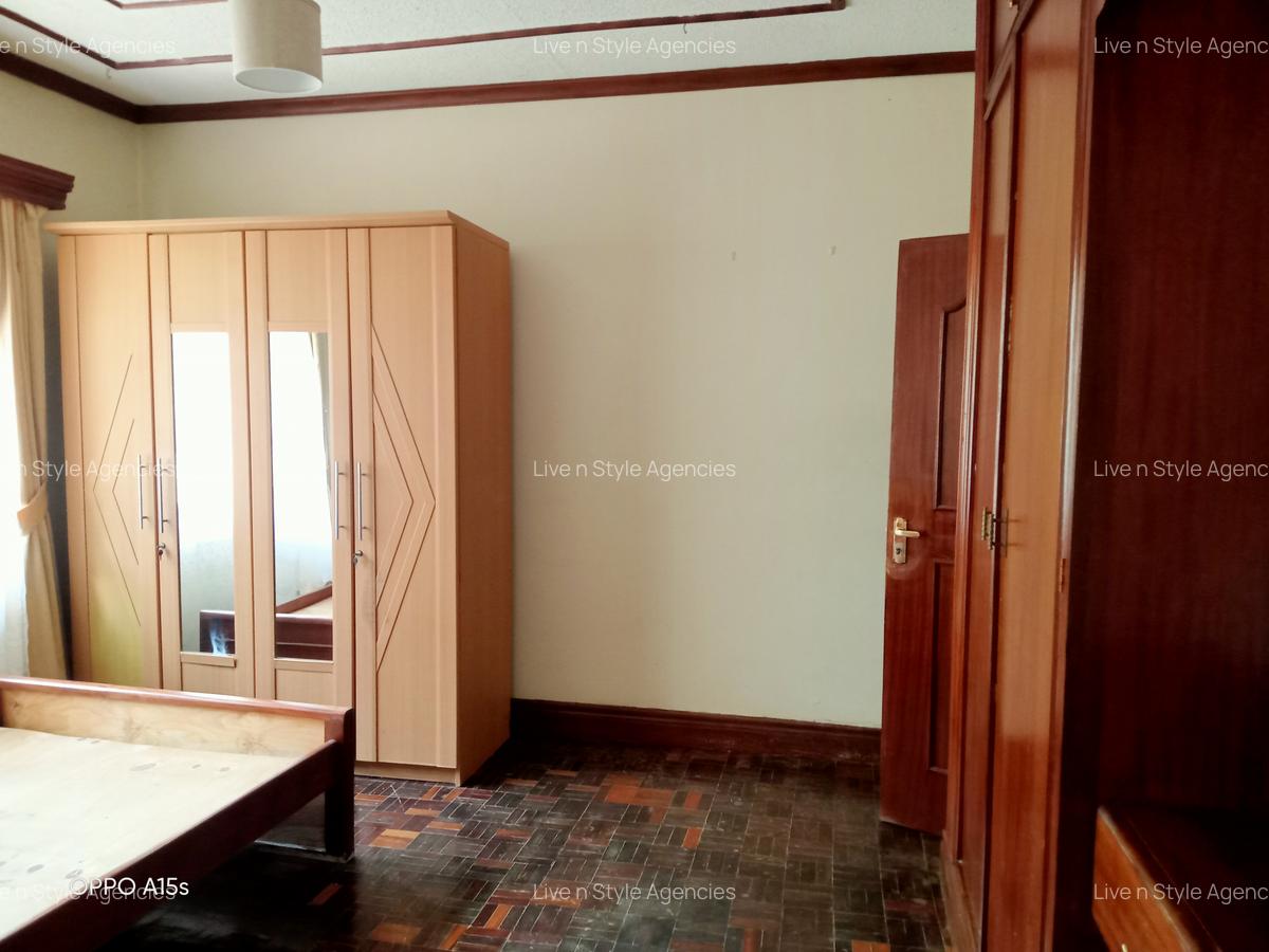 5 Bed House with En Suite in Runda - 17