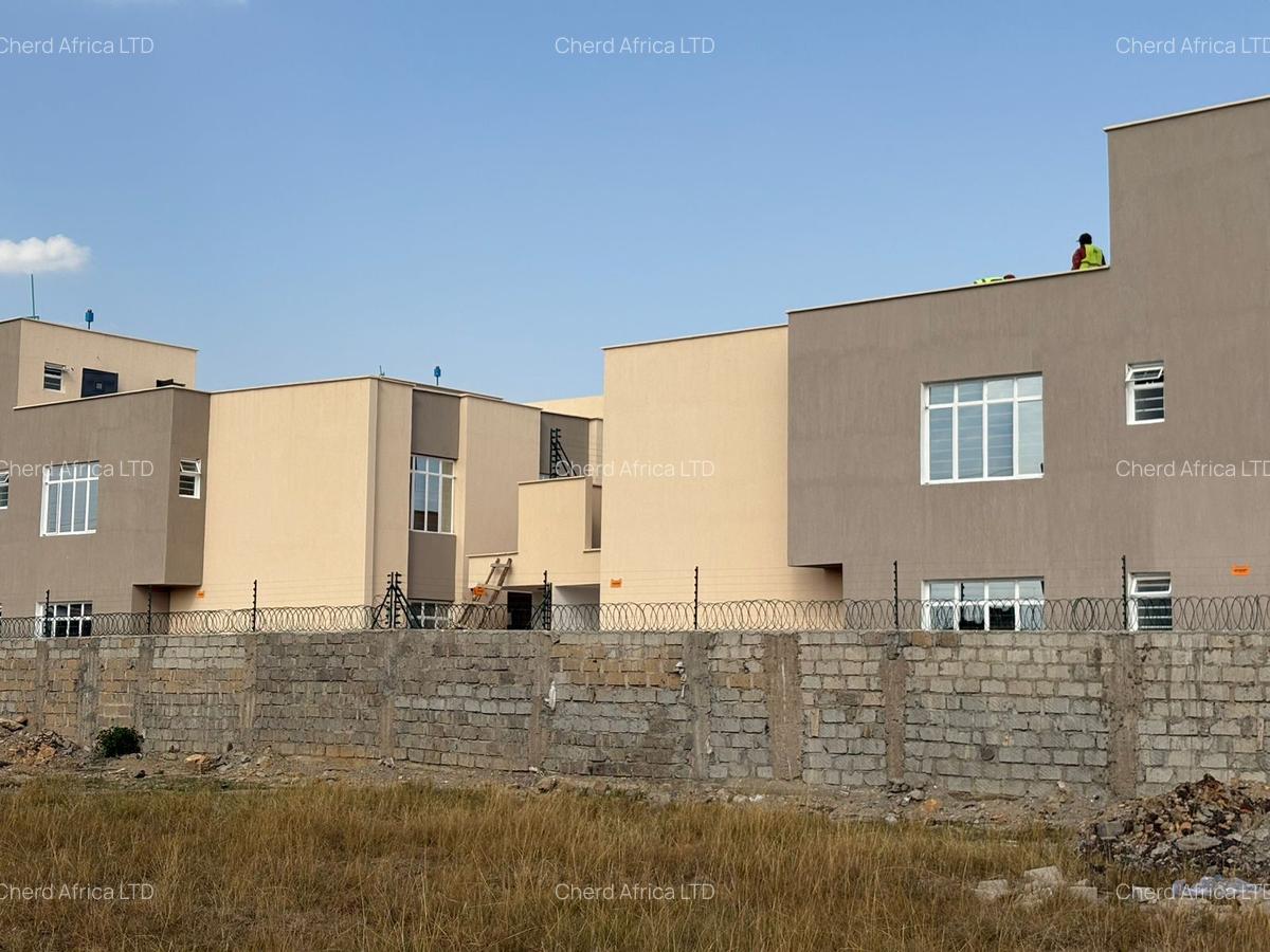 4 Bed House with En Suite in Thika Road - 5