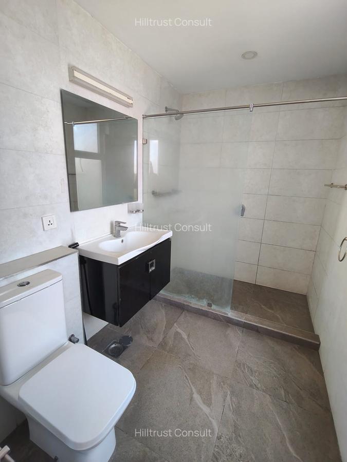 4 Bed Apartment with En Suite in Parklands - 16