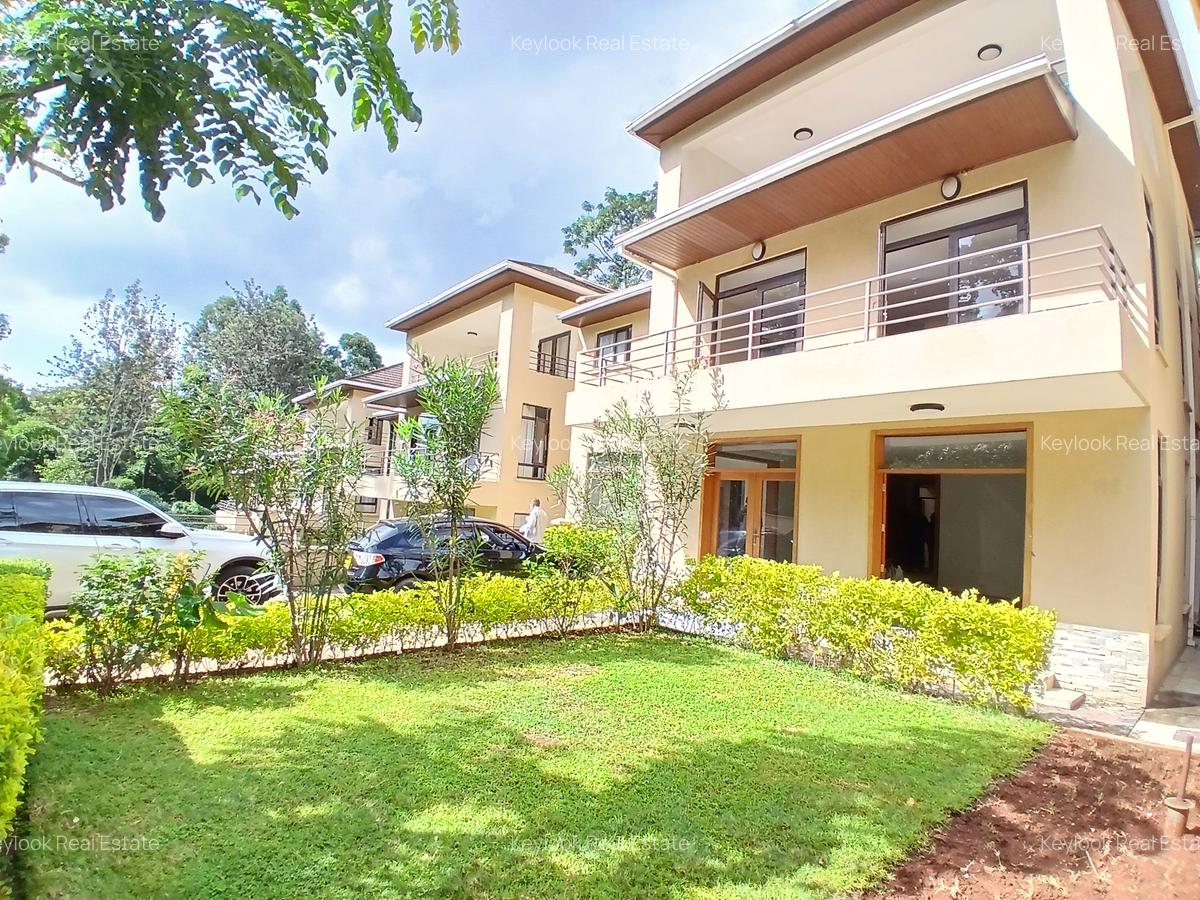5 Bed Townhouse with En Suite at Lavington - 1