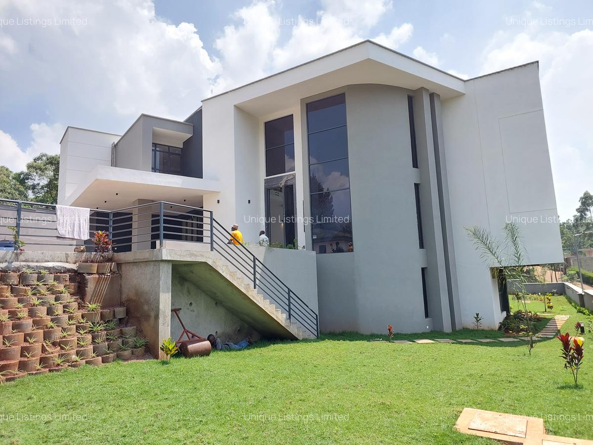 6 Bed House with En Suite in Nyari - 20