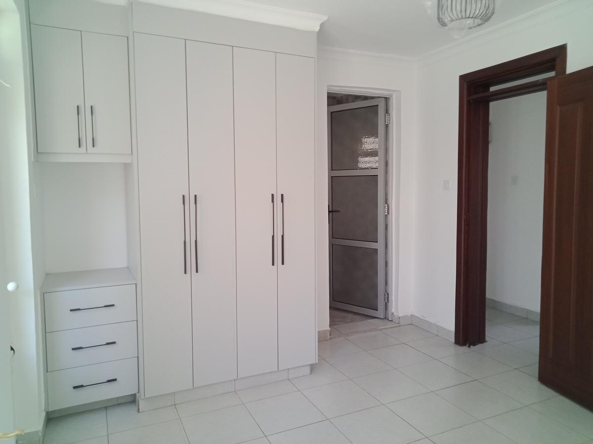 4 Bed Townhouse with En Suite in Kamakis - 13