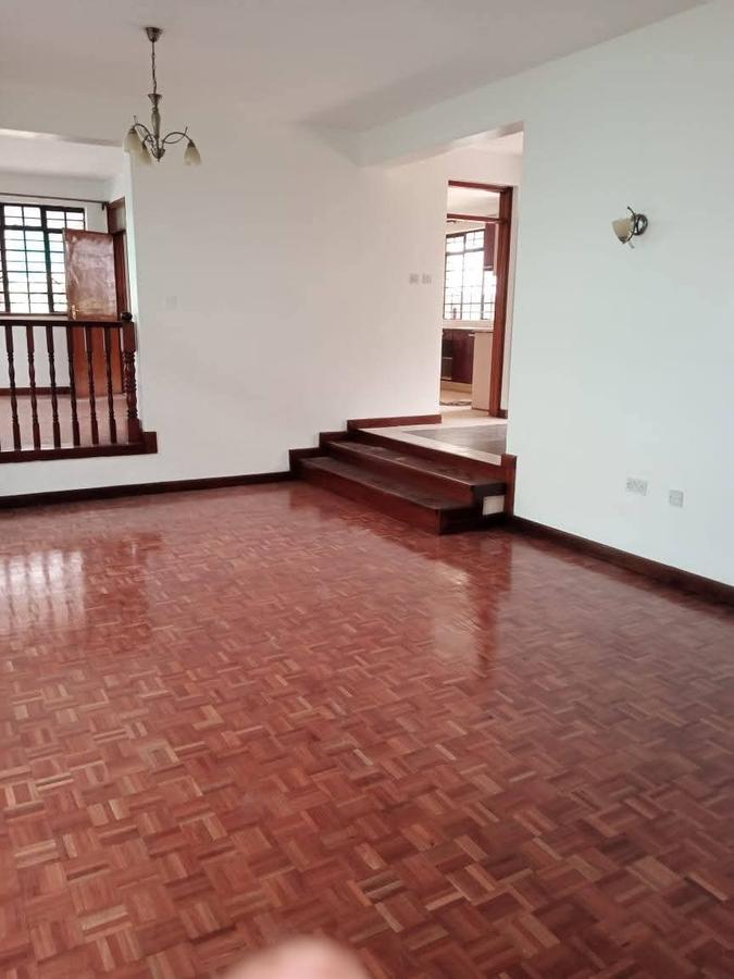 5 Bed Townhouse with En Suite in Lavington - 16