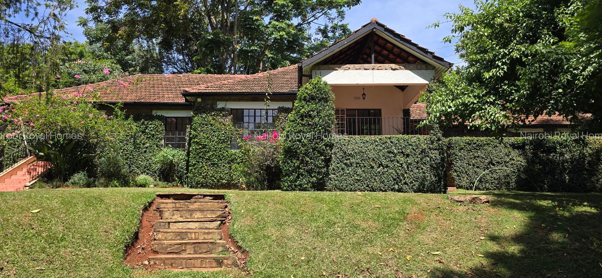 4 Bed House with En Suite at Lavington Road - 1