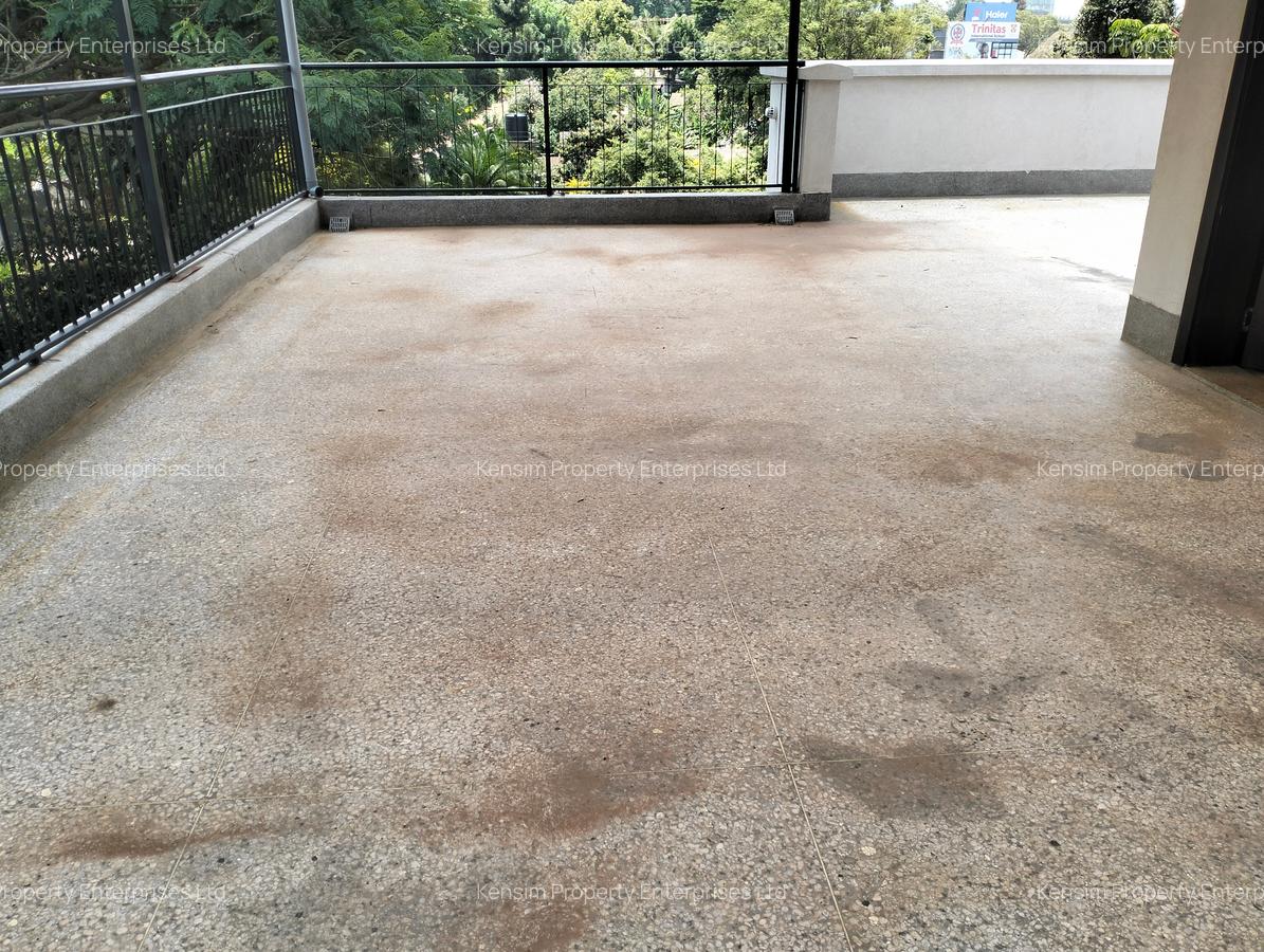 5 Bed Townhouse with En Suite in Lavington - 19