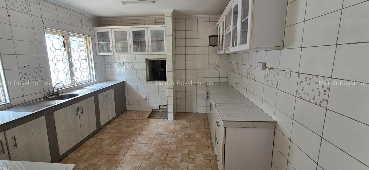 4 Bed House with En Suite at Kyuna - 19