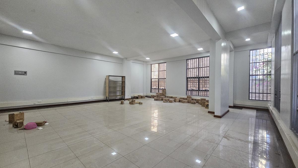 1,300 ft² Commercial Property with Service Charge Included at Kindaruma Road - 7