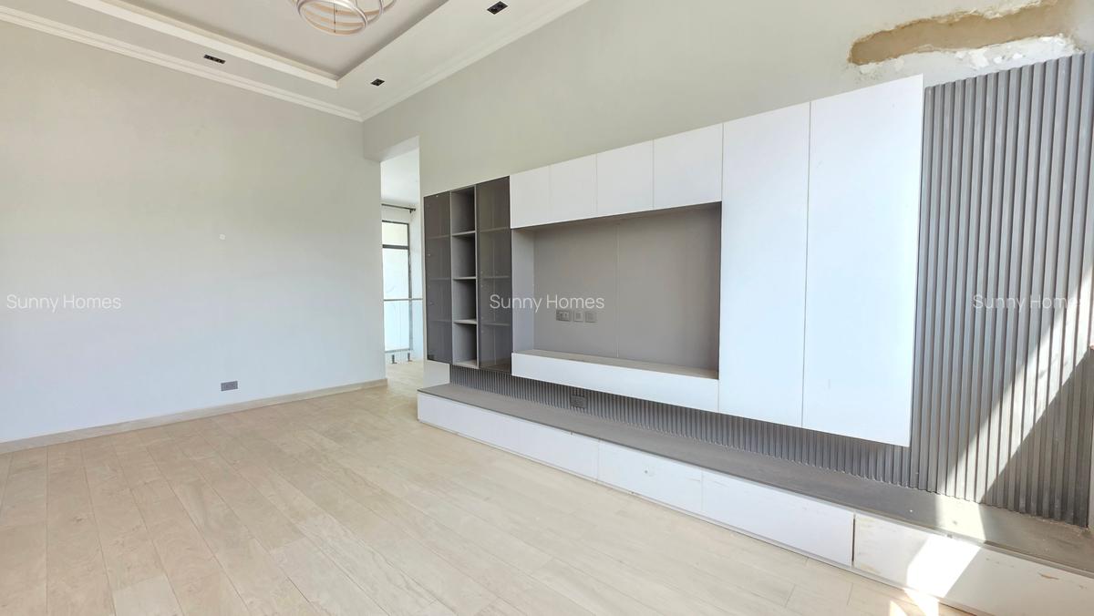 5 Bed Townhouse with En Suite at James Gichuru - 17