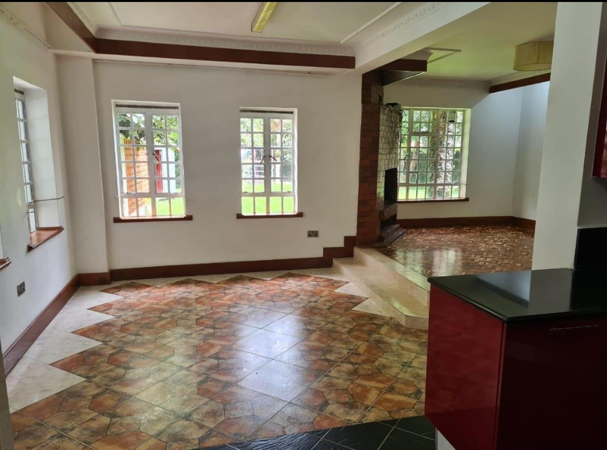5 Bed House with En Suite in Runda - 9