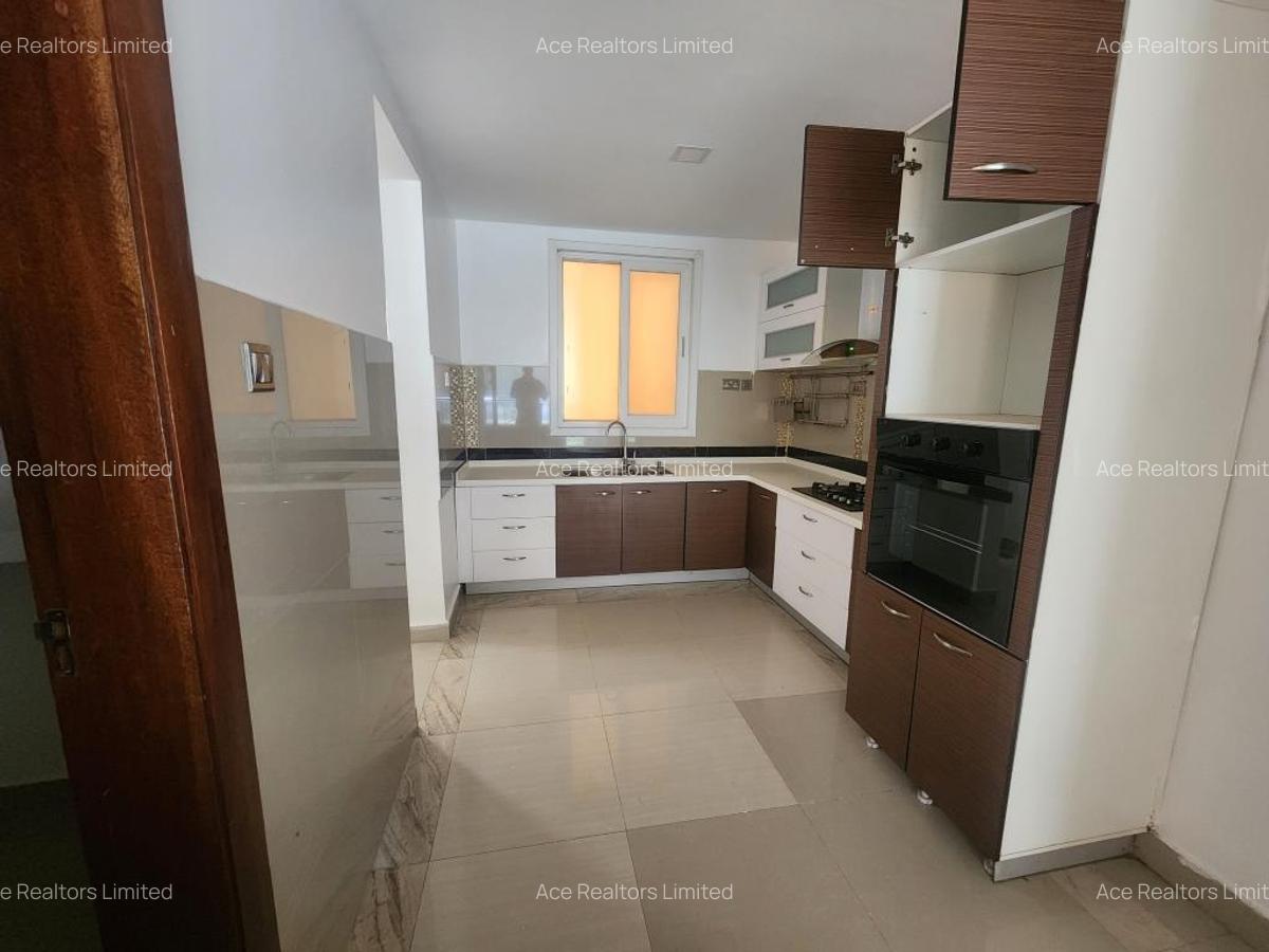 2 Bed Apartment with En Suite at Nyangumi Road Nairobi - 3