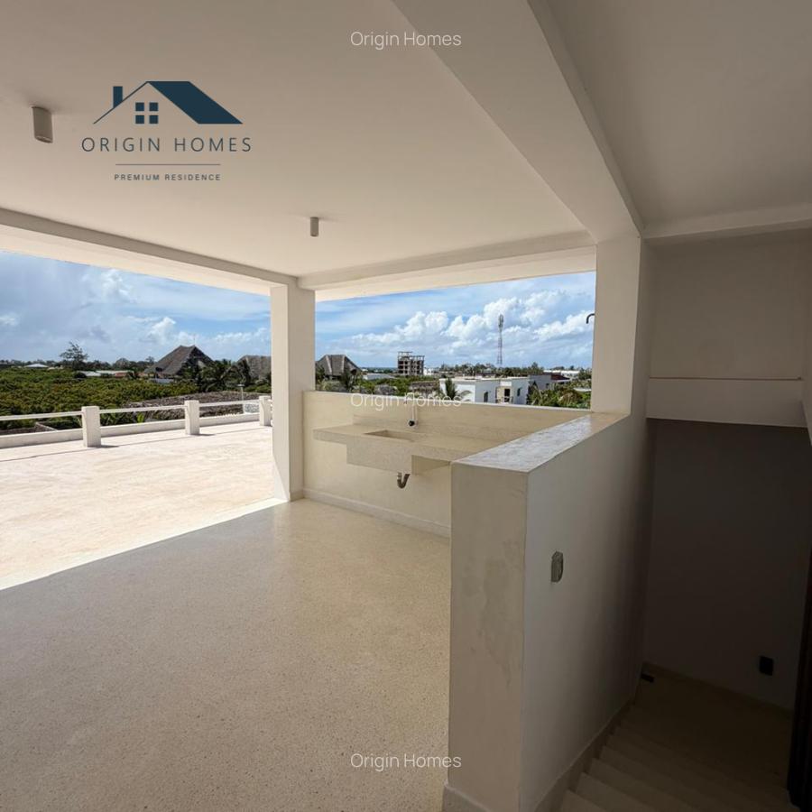 3 Bed House with En Suite at Watamu - 5