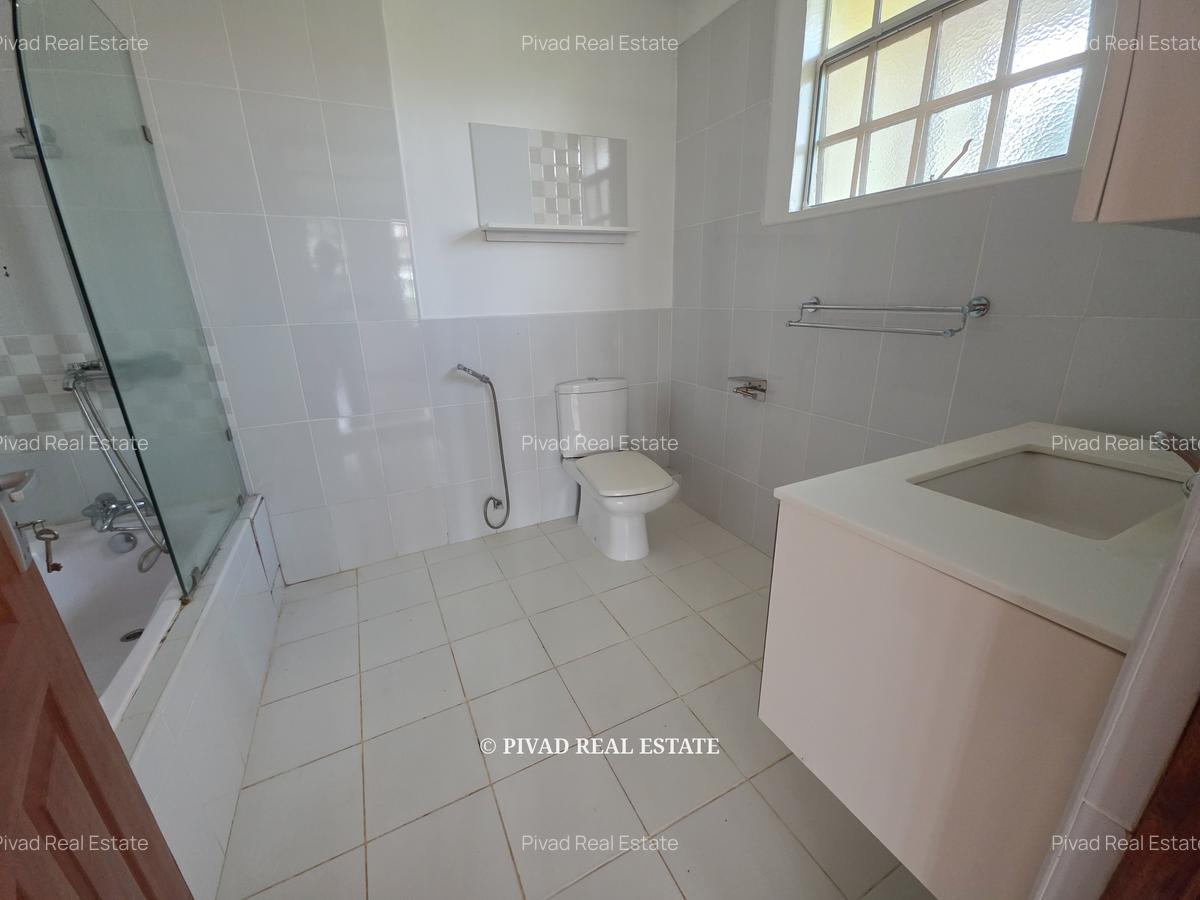 4 Bed Townhouse with En Suite in Rosslyn - 8