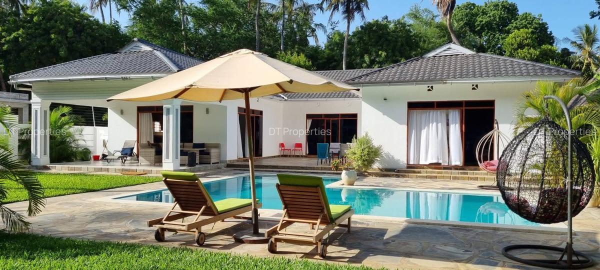 3 Bed House with Swimming Pool at La Marina - 5