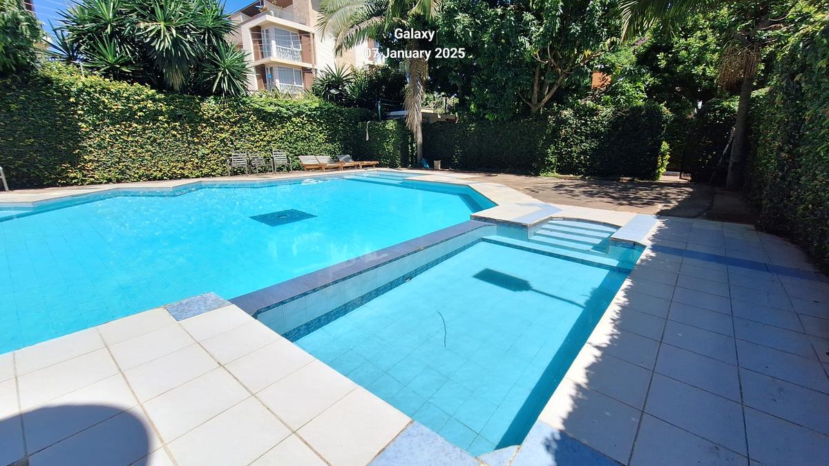 4 Bed Townhouse with En Suite at Lavington. - 11