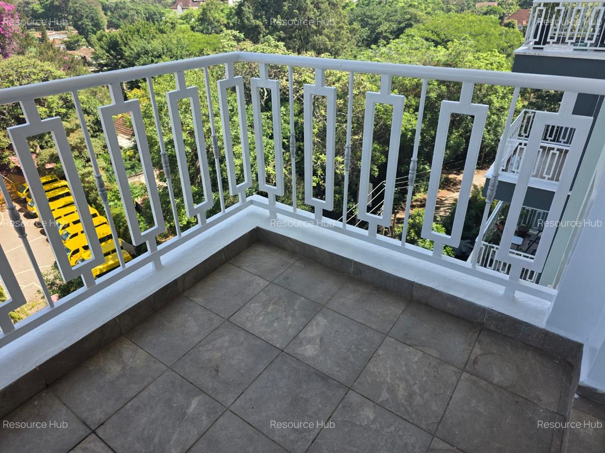 3 Bed Apartment with En Suite at Off Brookside Drive - 2