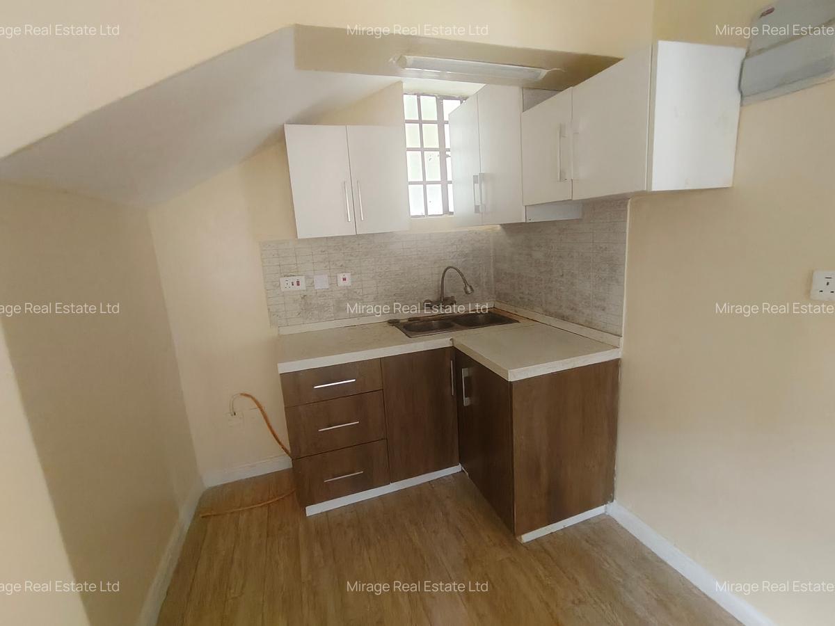 1 Bed Apartment with Swimming Pool in Kilimani - 3