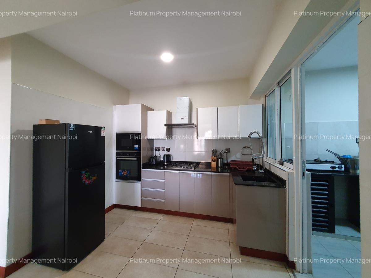 2 Bed Apartment with En Suite at 1St Parklands Avenue - 5