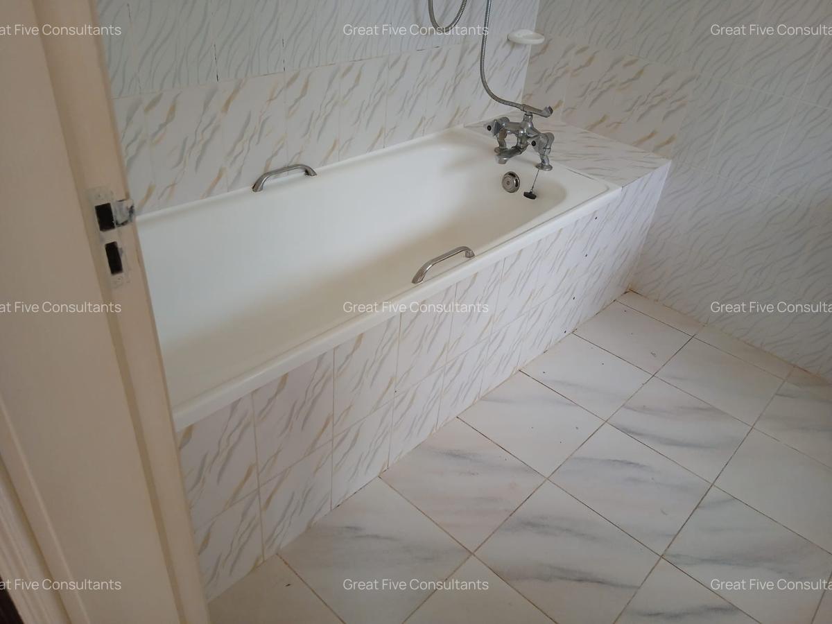 5 Bed Villa with En Suite in Gigiri - 18