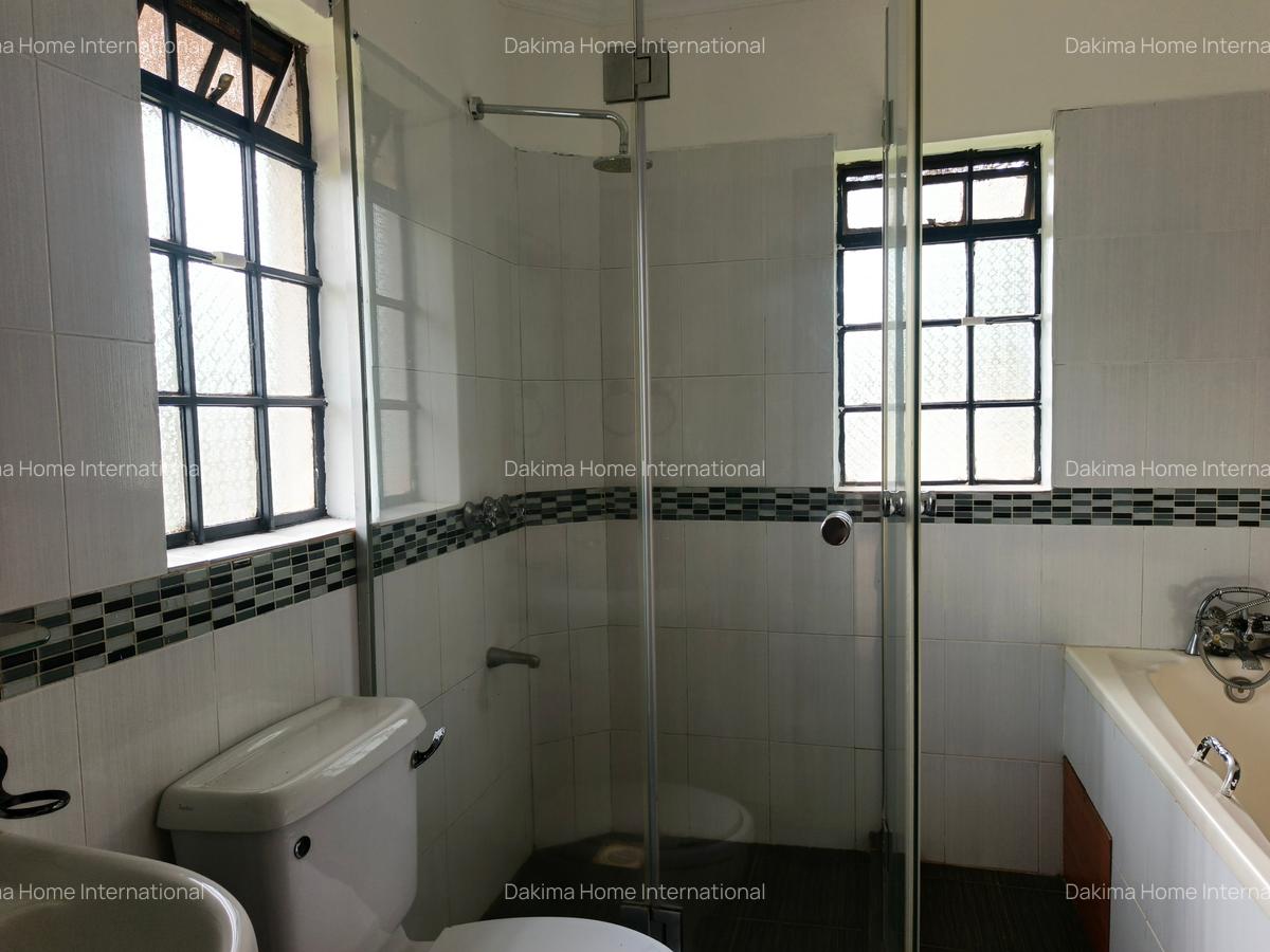 5 Bed Townhouse with En Suite in Runda - 12