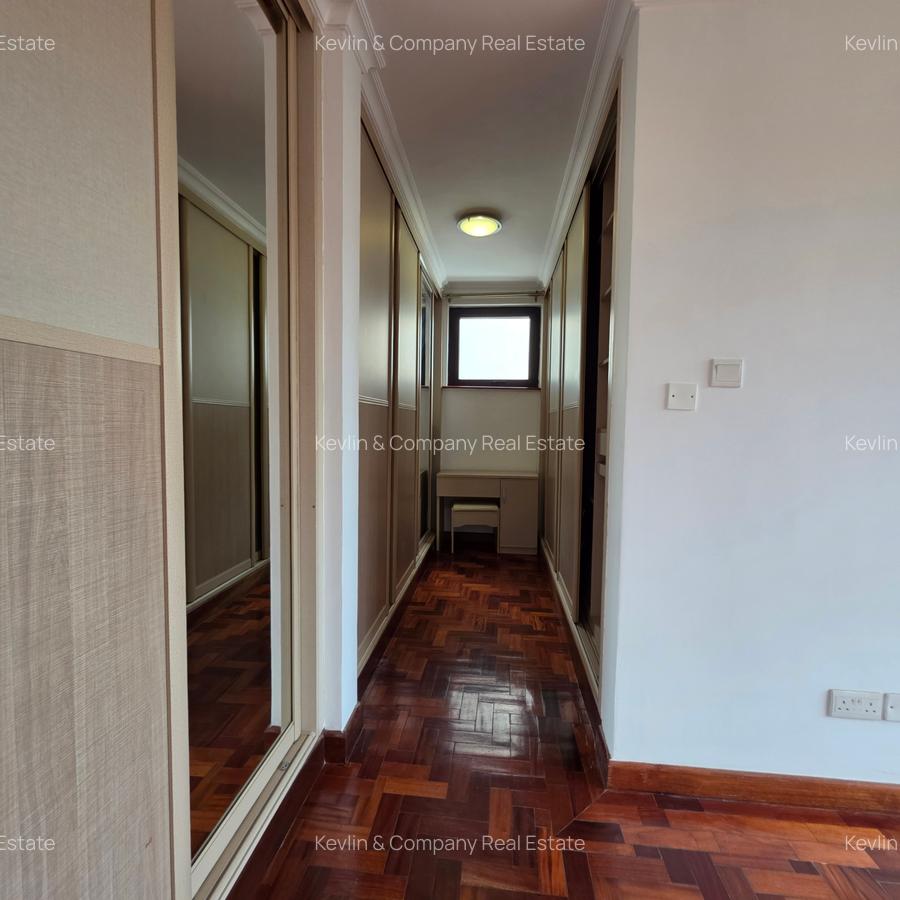 3 Bed Apartment with En Suite in Riverside - 8