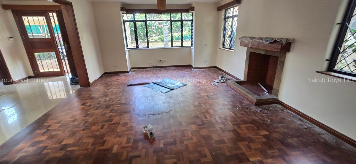 5 Bed Townhouse with En Suite at Lavington Road - 8