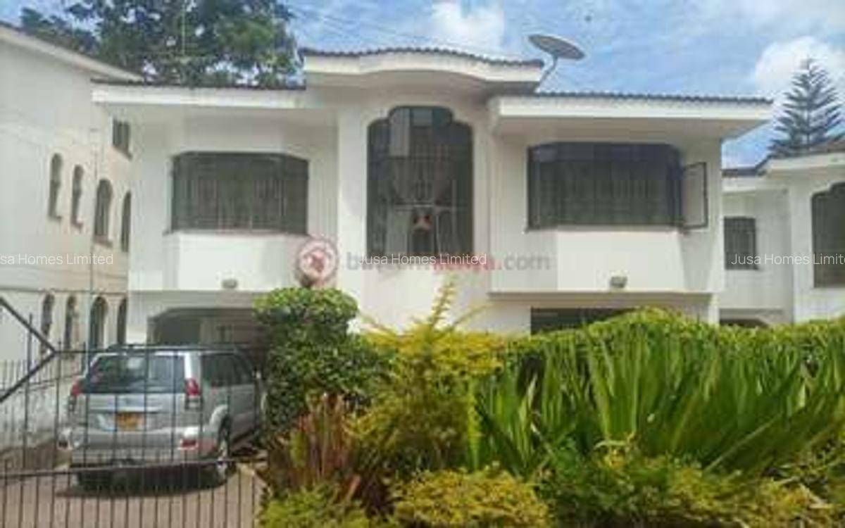 5 Bed House in Riverside - 1