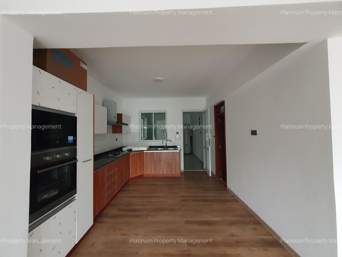 3 Bed Apartment with En Suite in Parklands - 3