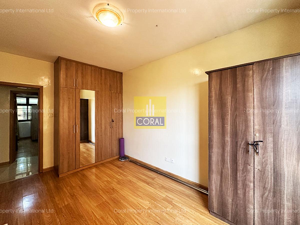 4 Bed Apartment with En Suite in Parklands - 9