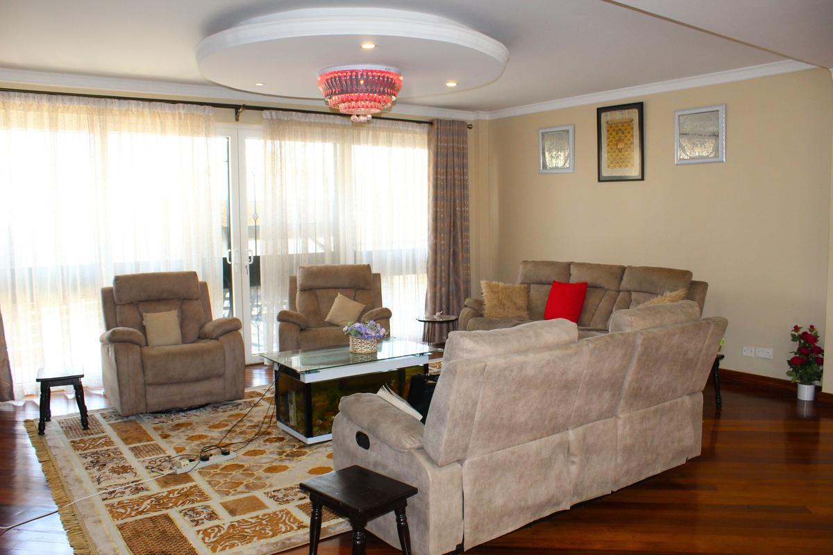 4 Bed Apartment with En Suite in Parklands - 3