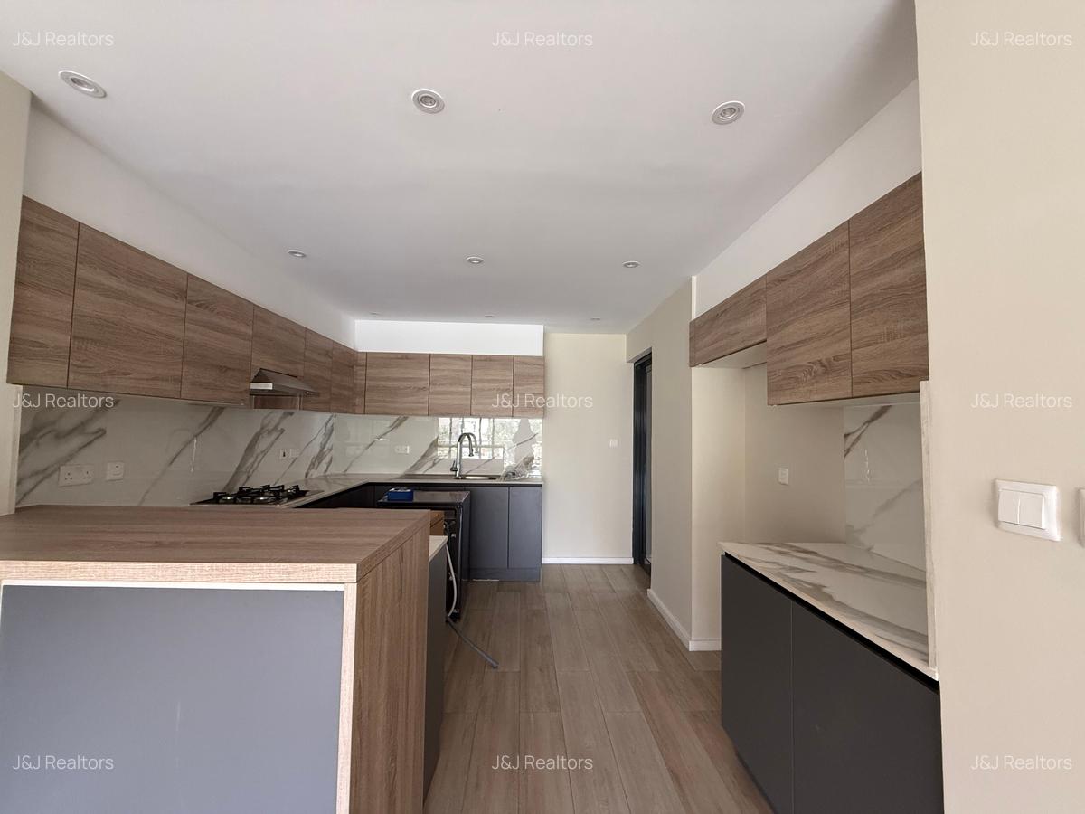 2 Bed Apartment with En Suite in Riverside - 6