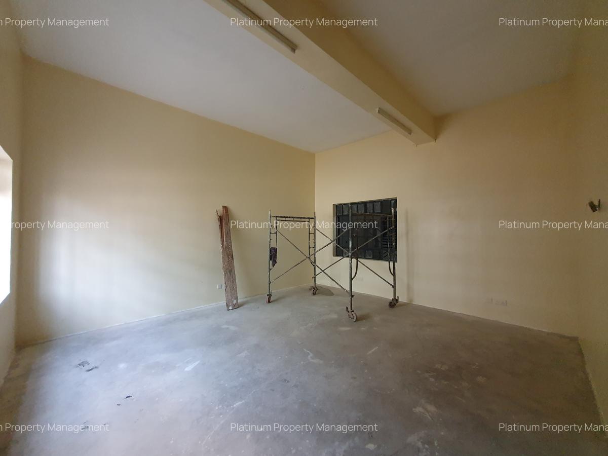 15,945 ft² Warehouse with Backup Generator at Airport North Road - 3